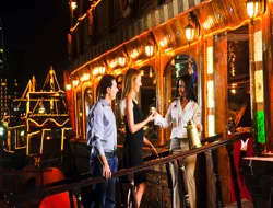 Dhow Dinner Cruise on Dubai Creek with Transfers